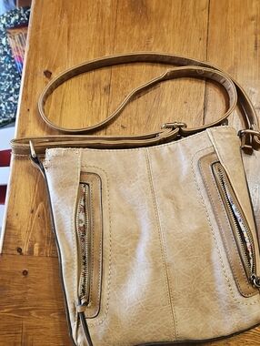 Classic Tan Crossbody Bag - Stylish Everyday Tote